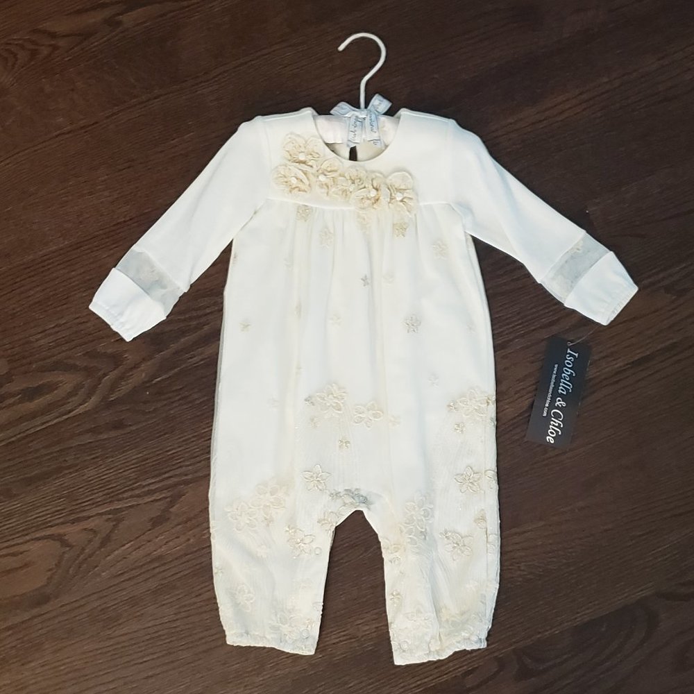 New Gorgeous lace and flower girls outfit. 9M.